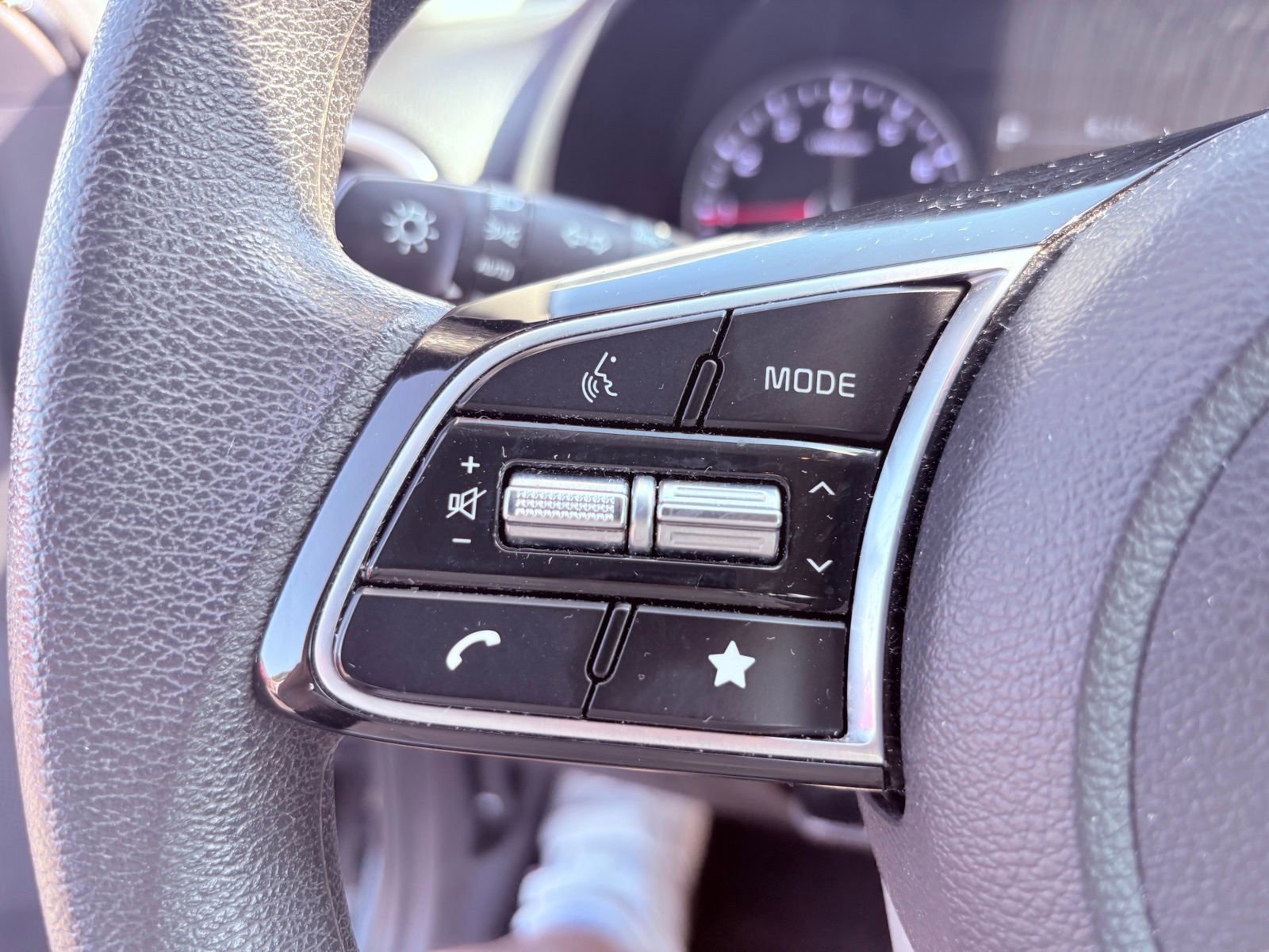 Used 2023 Kia Forte LXS image 11