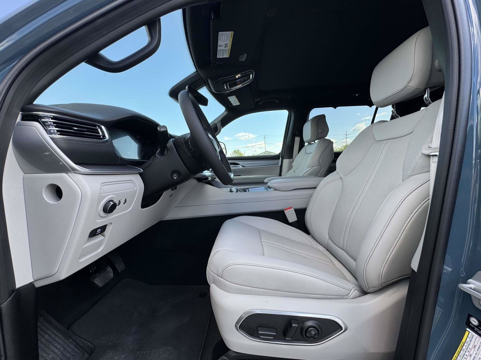 New 2026 Jeep Grand Wagoneer Limited AWD/4WD image 14