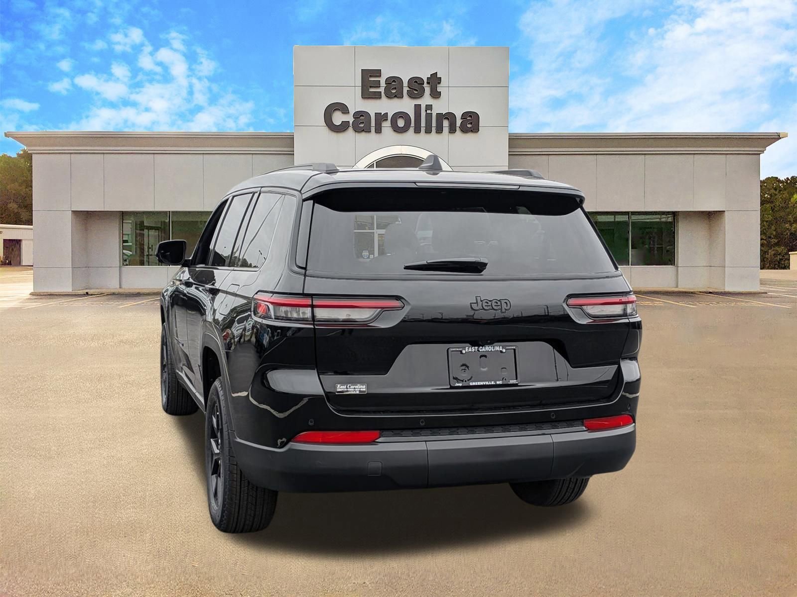 Used 2025 Jeep Grand Cherokee L Altitude RWD image 5