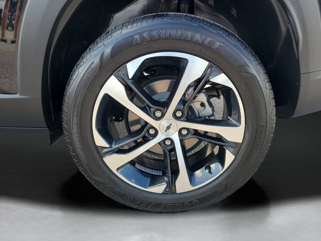 Used 2025 Chevrolet Trax RS w/ Driver Confidence Package FWD image 11