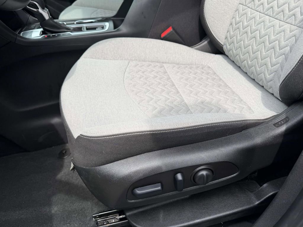 Used 2024 Chevrolet Equinox LT image 17