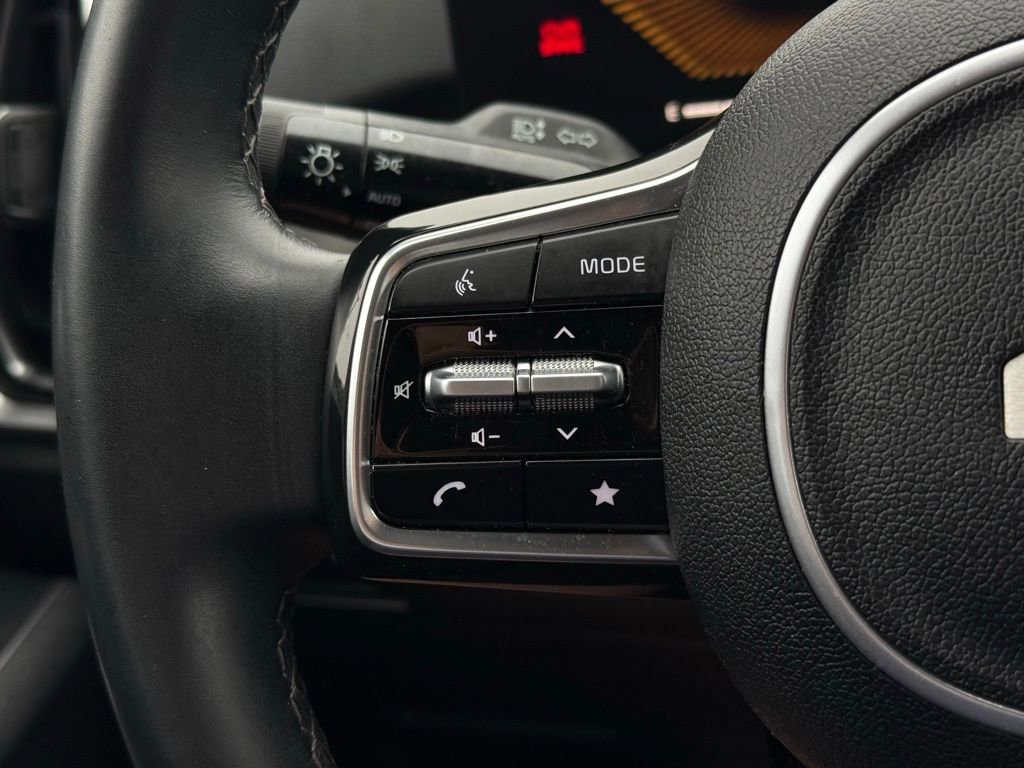 Certified 2024 Kia Sorento S image 33