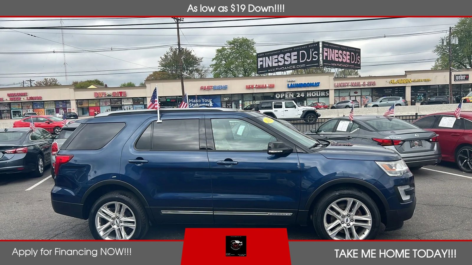 Used 2017 Ford Explorer XLT w/ Equipment Group 202A AWD/4WD image 6