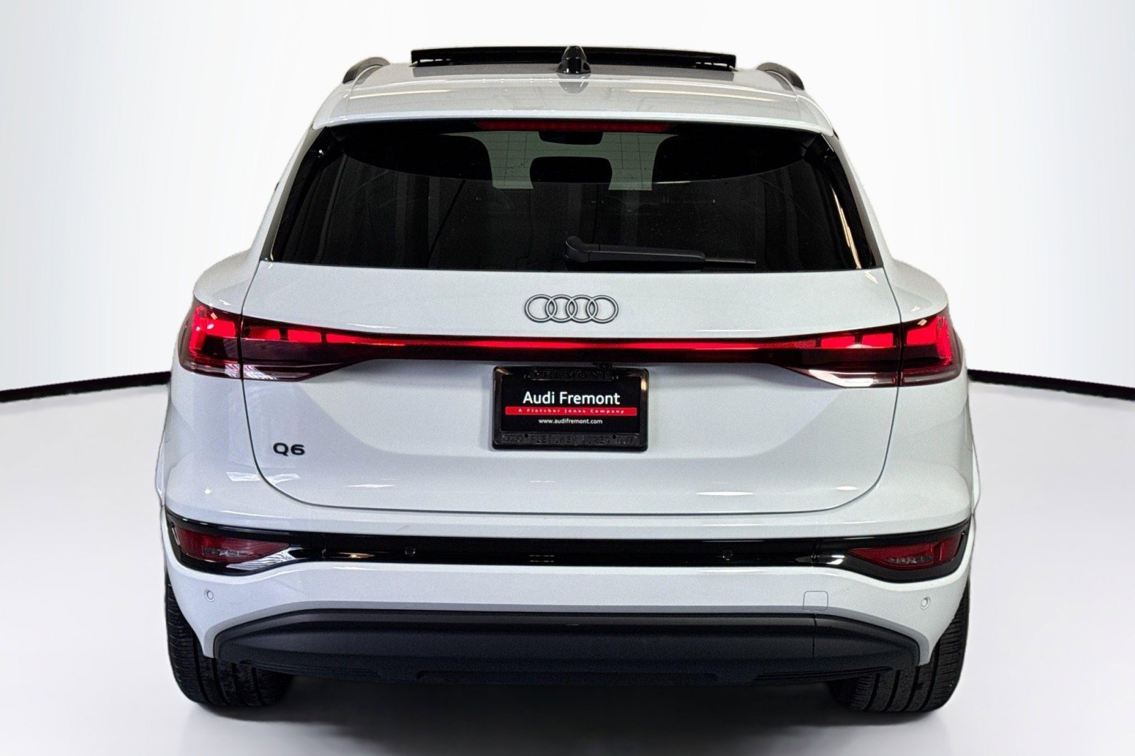 Used 2025 Audi Q6 e-tron Premium w/ Convenience Package image 6