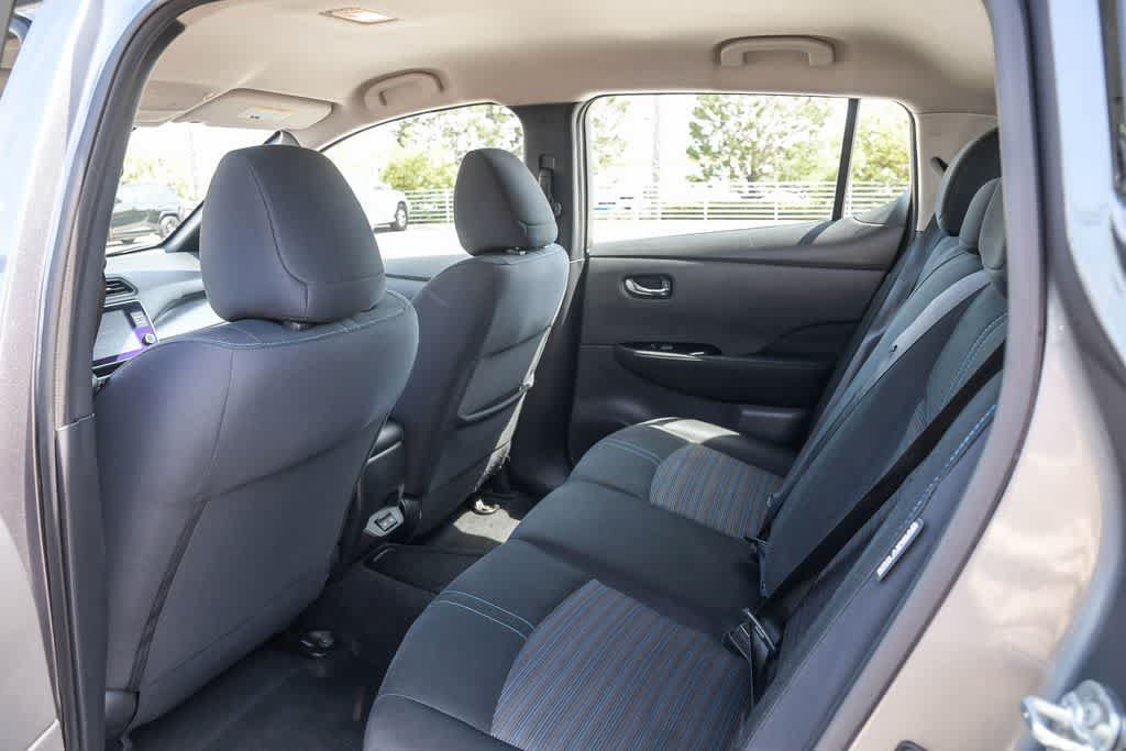 Used 2020 Nissan Leaf SV w/ SV Technology Package FWD image 19