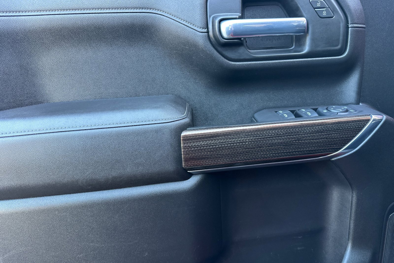 Used 2021 Chevrolet Silverado 1500 LT Trail Boss image 10