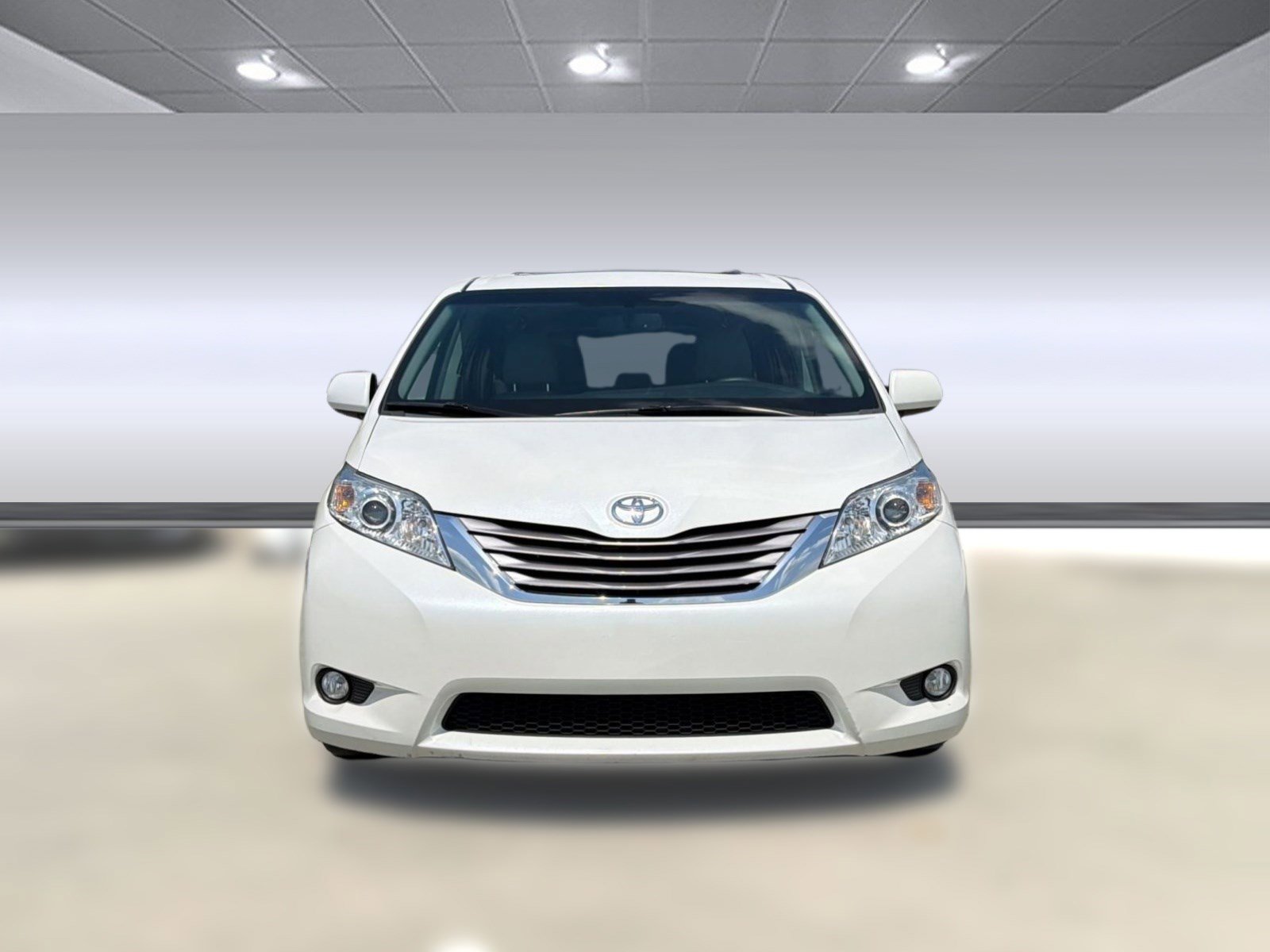 Used 2015 Toyota Sienna XLE image 6