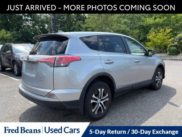 Used 2018 Toyota RAV4 LE w/ All Weather Liner Package AWD/4WD image 8
