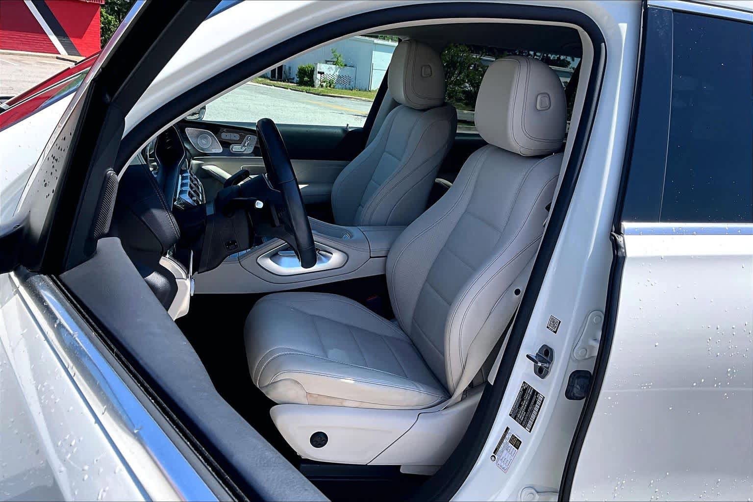 Used 2021 Mercedes-Benz GLS 450 4MATIC image 8