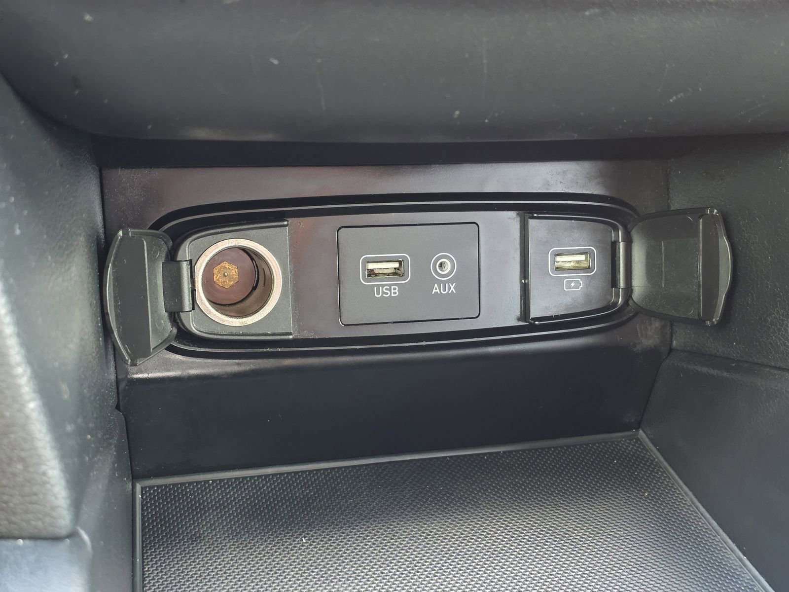 Used 2019 Hyundai Santa Fe SE image 23