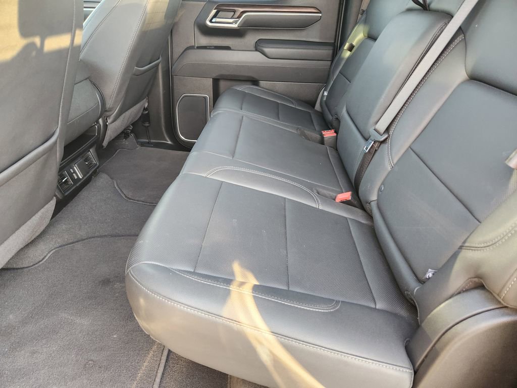 Used 2025 GMC Sierra 1500 SLT image 35