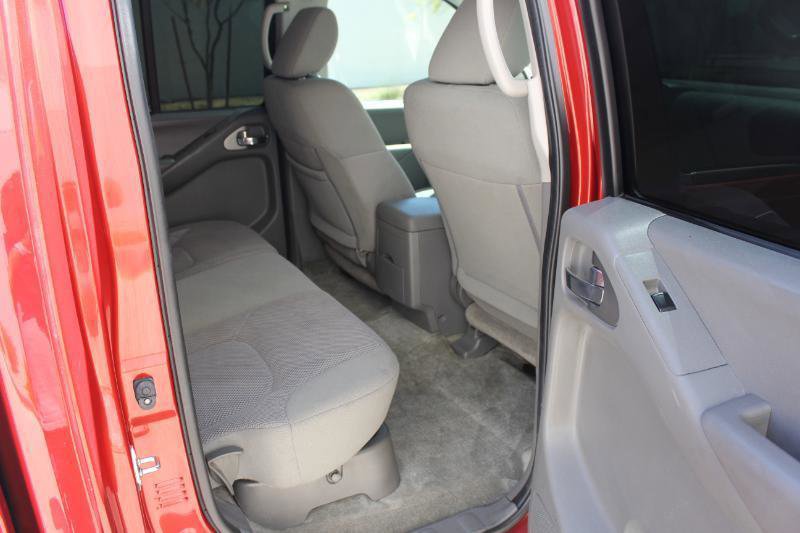 Used 2018 Nissan Frontier SV w/ Value Truck Package image 15