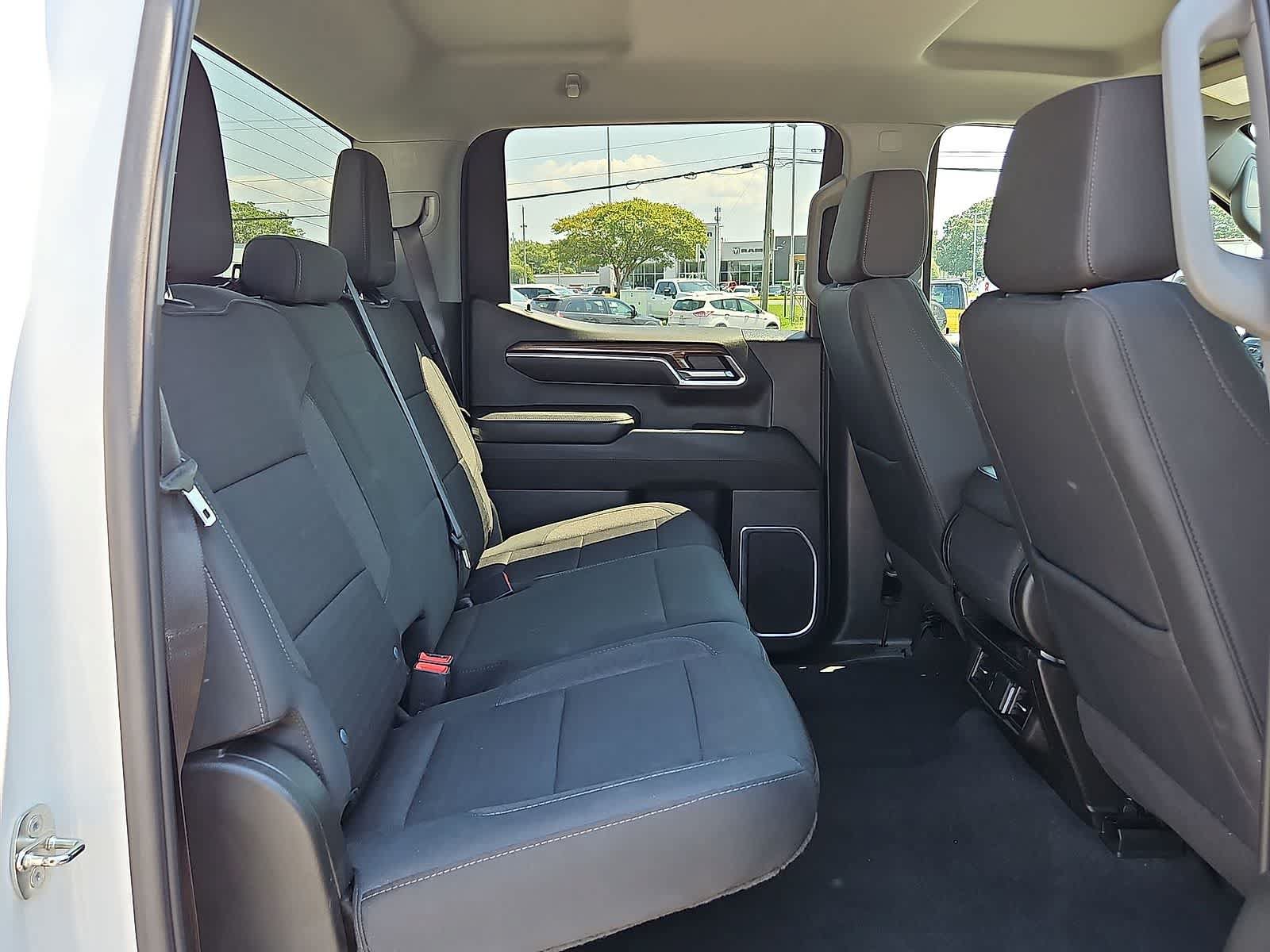 Used 2023 Chevrolet Silverado 1500 LT AWD/4WD image 32