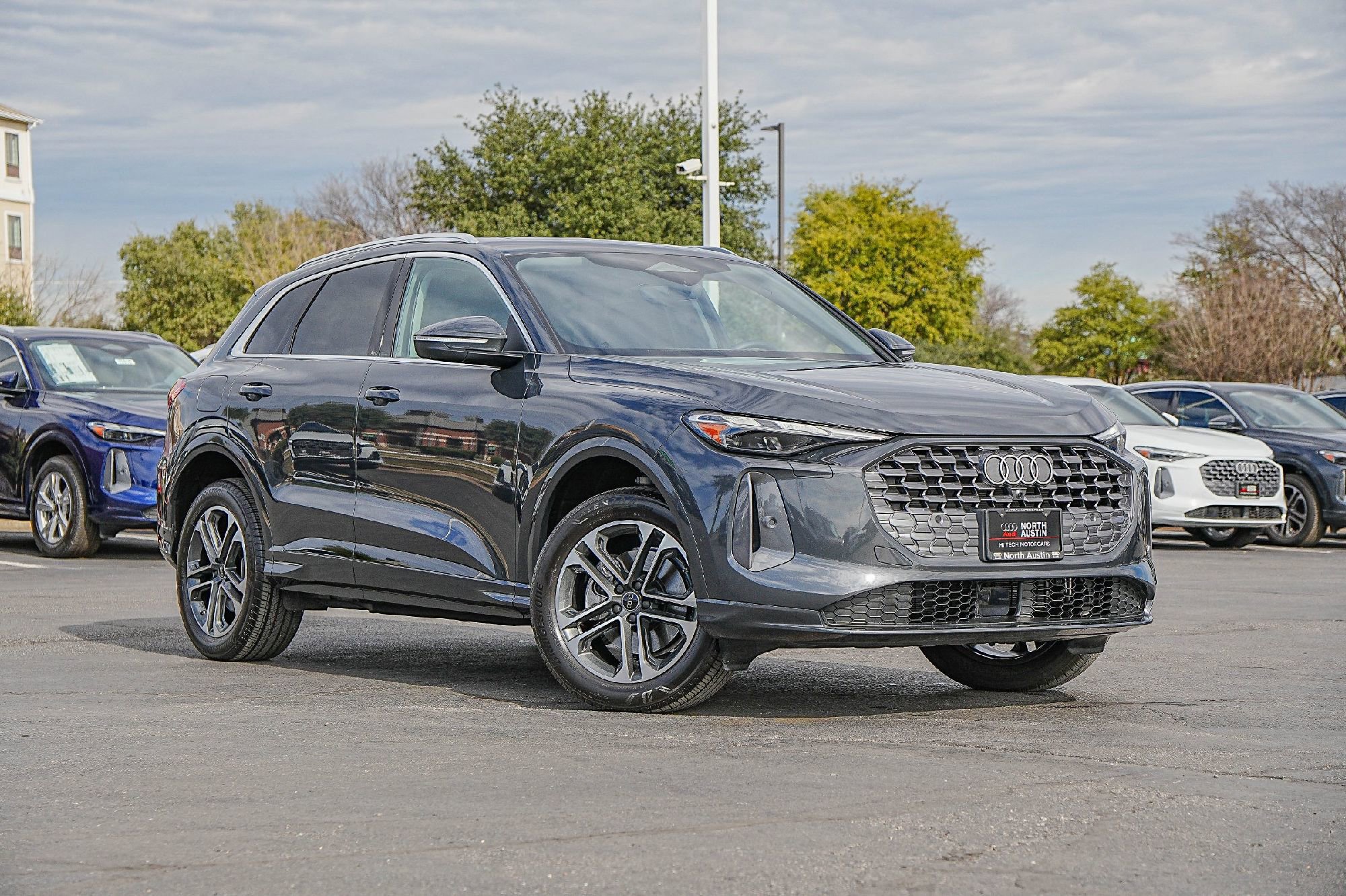 Certified 2025 Audi Q5 Premium w/ Convenience Package image 1