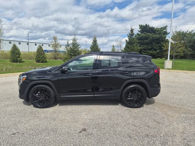 Used 2023 GMC Terrain SLT w/ Infotainment Package II FWD image 8
