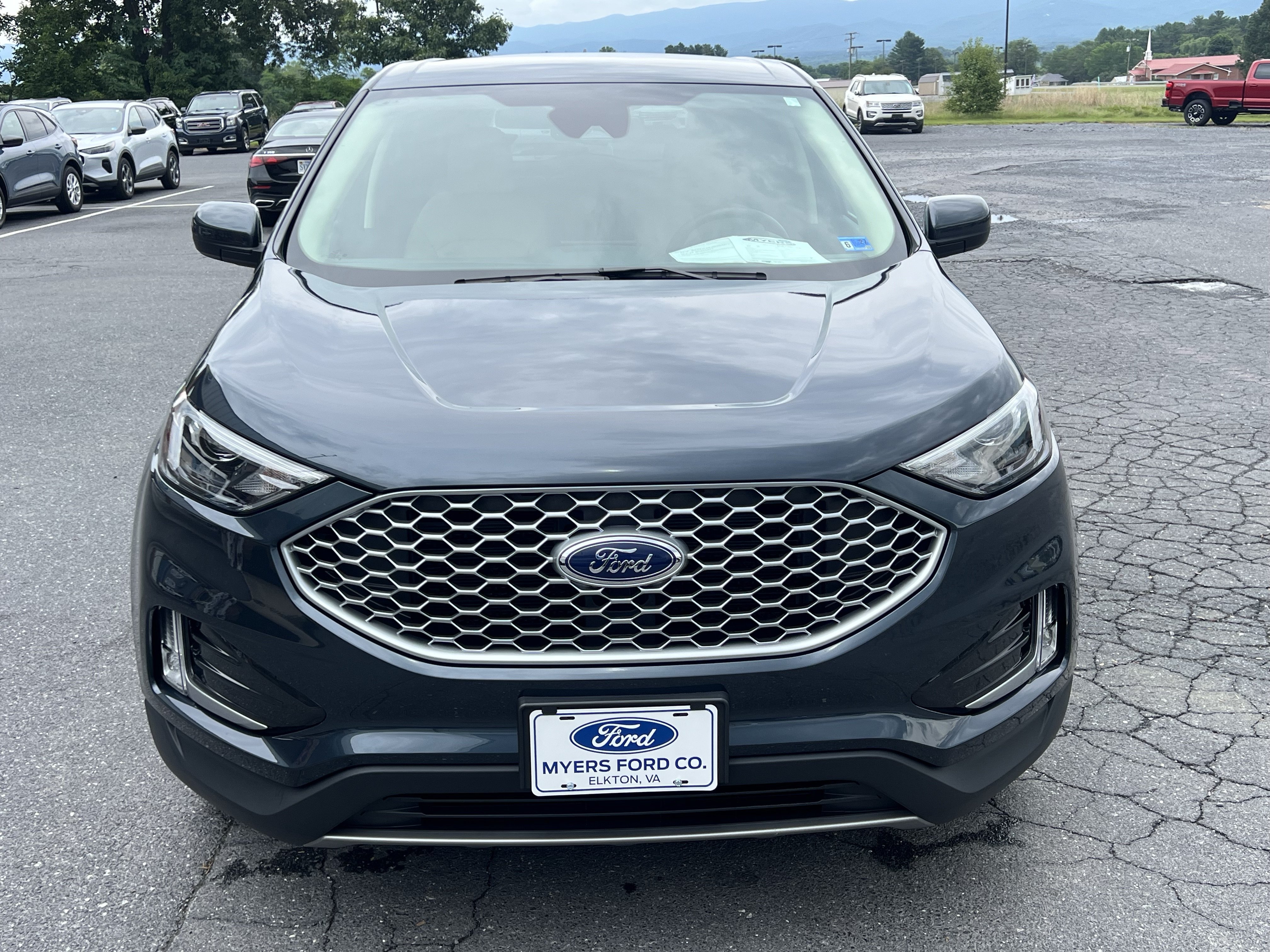 Used 2024 Ford Edge SEL w/ Convenience Package AWD/4WD image 5