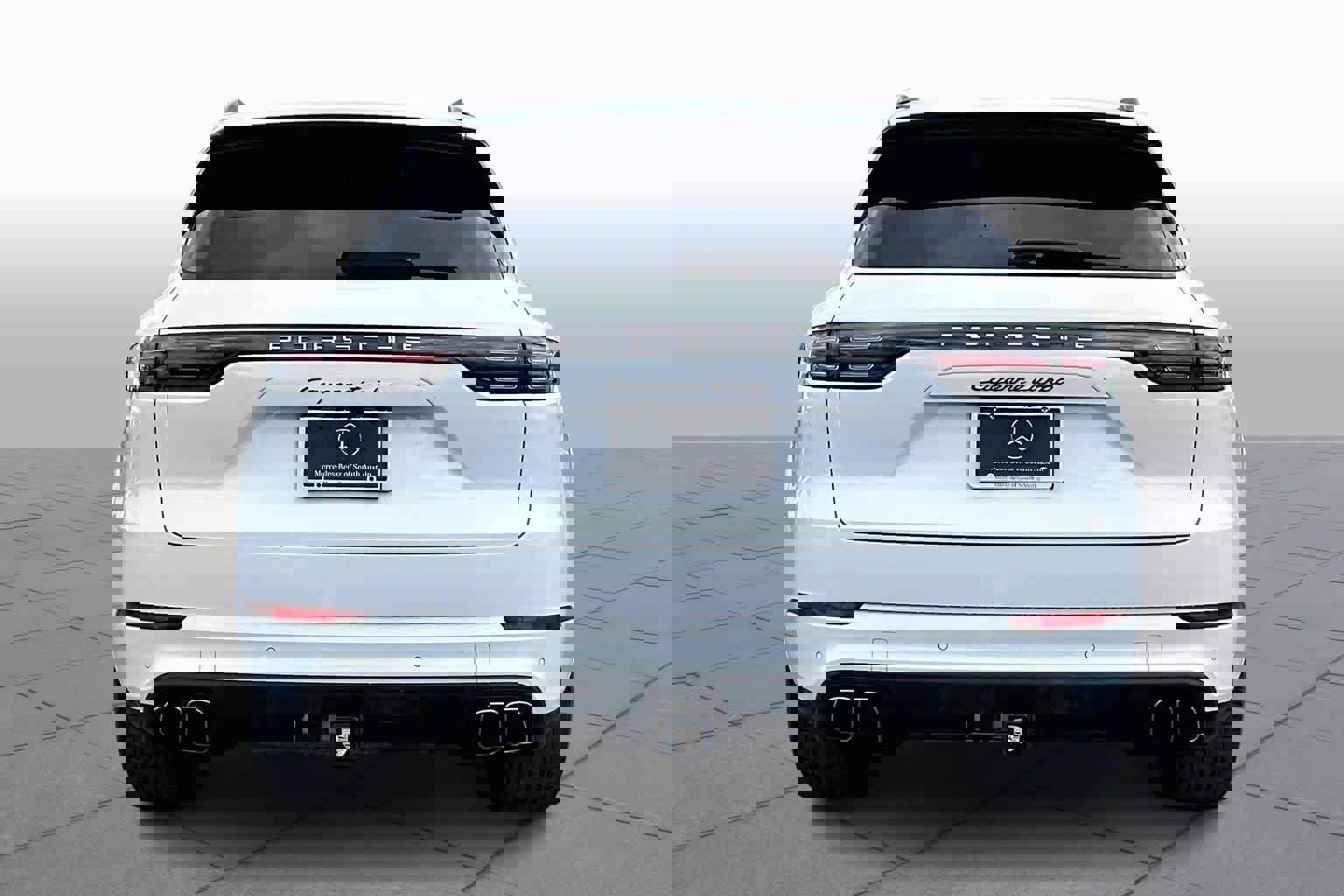 Used 2023 Porsche Cayenne Turbo image 5