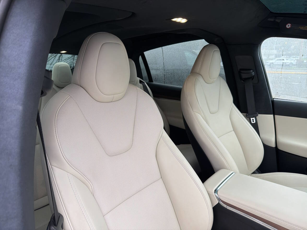 Used 2022 Tesla Model X image 16