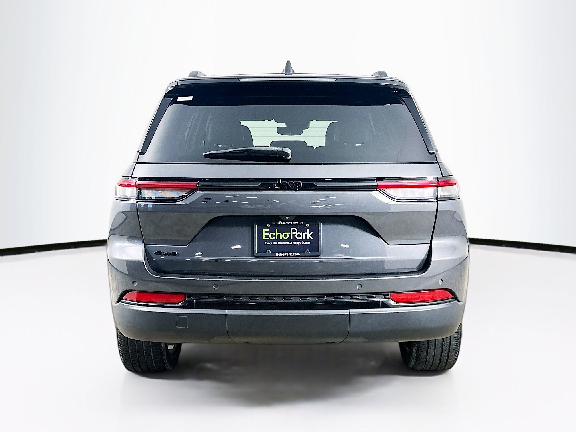 Used 2023 Jeep Grand Cherokee Altitude AWD/4WD image 7
