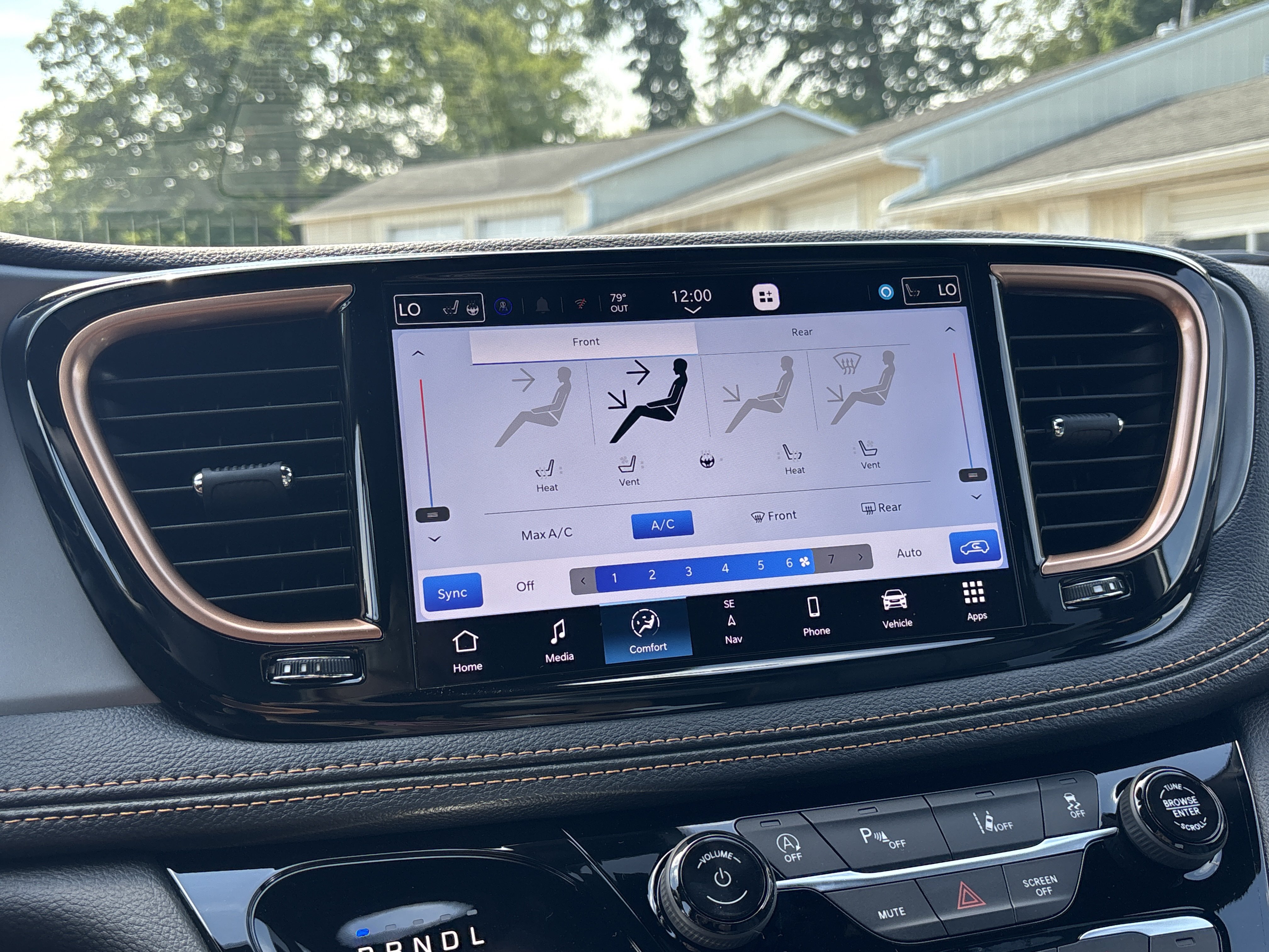 New 2027 Chrysler Pacifica Pinnacle FWD image 27