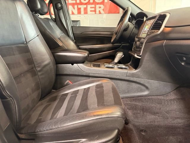 Used 2018 Jeep Grand Cherokee Altitude AWD/4WD image 28