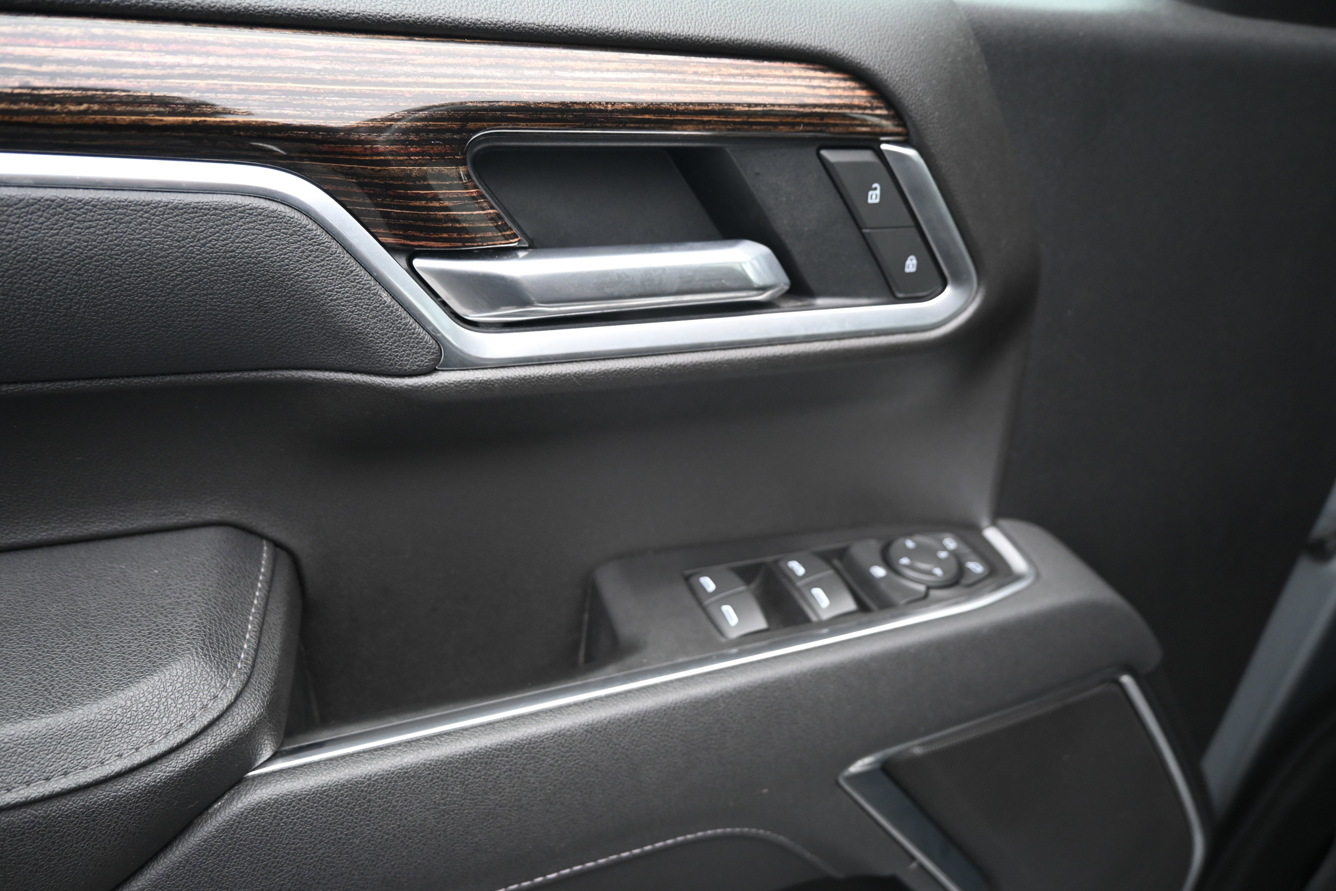 Used 2025 GMC Sierra 1500 Elevation image 16