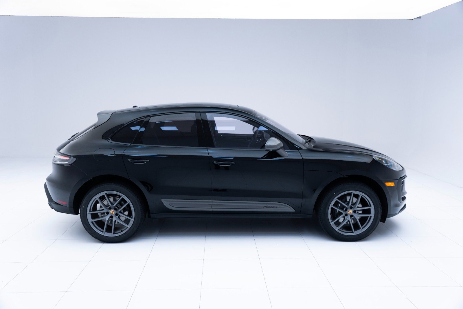 New 2025 Porsche Macan Turbo image 8