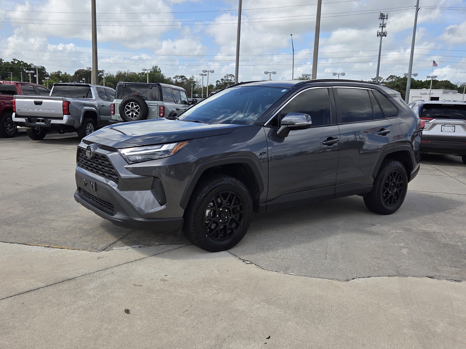 Used 2023 Toyota RAV4 XLE image 3