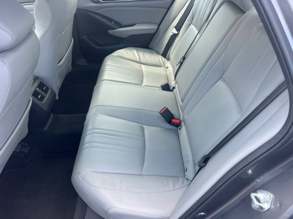 Used 2018 Honda Accord Touring image 14