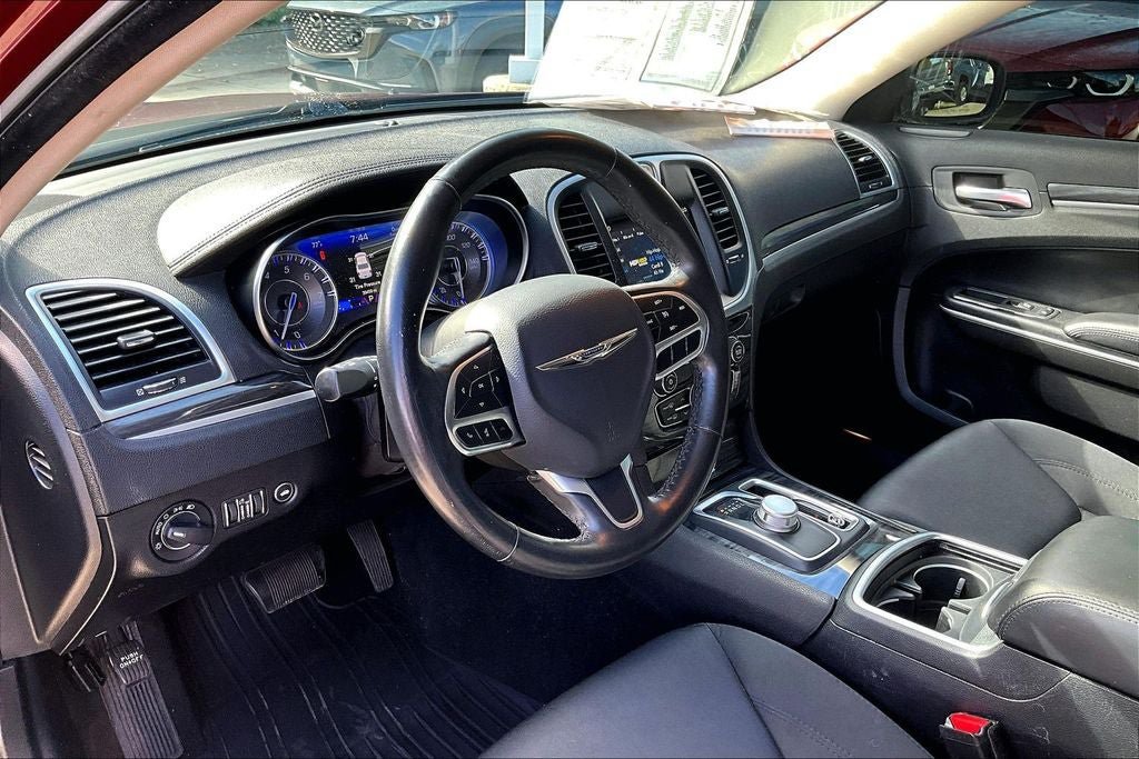 Used 2019 Chrysler 300 Touring w/ Sport Appearance Package RWD image 13