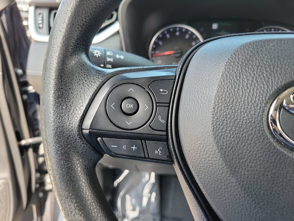 Used 2022 Toyota RAV4 LE FWD image 23