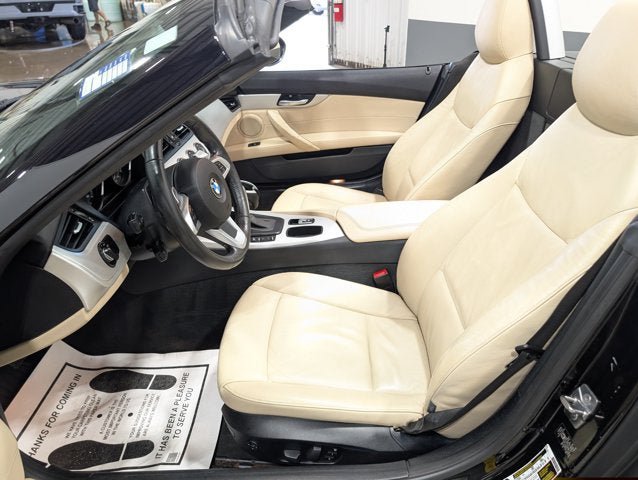 Used 2009 BMW Z4 sDrive30i RWD image 17
