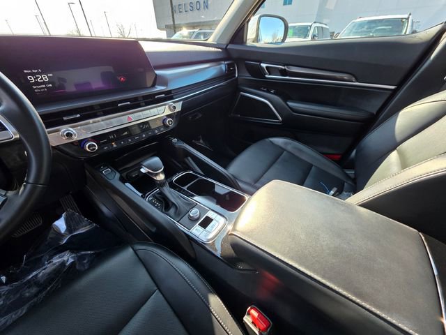 Used 2025 Kia Telluride S FWD image 25