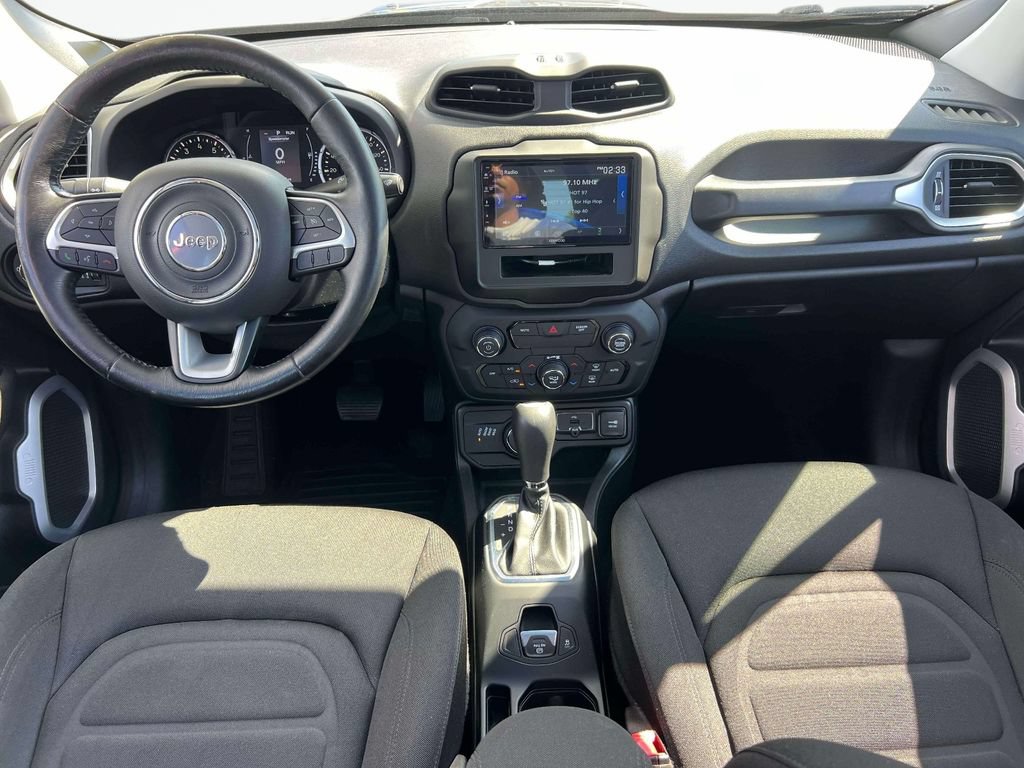 Used 2018 Jeep Renegade Latitude w/ Cold Weather Group AWD/4WD image 13
