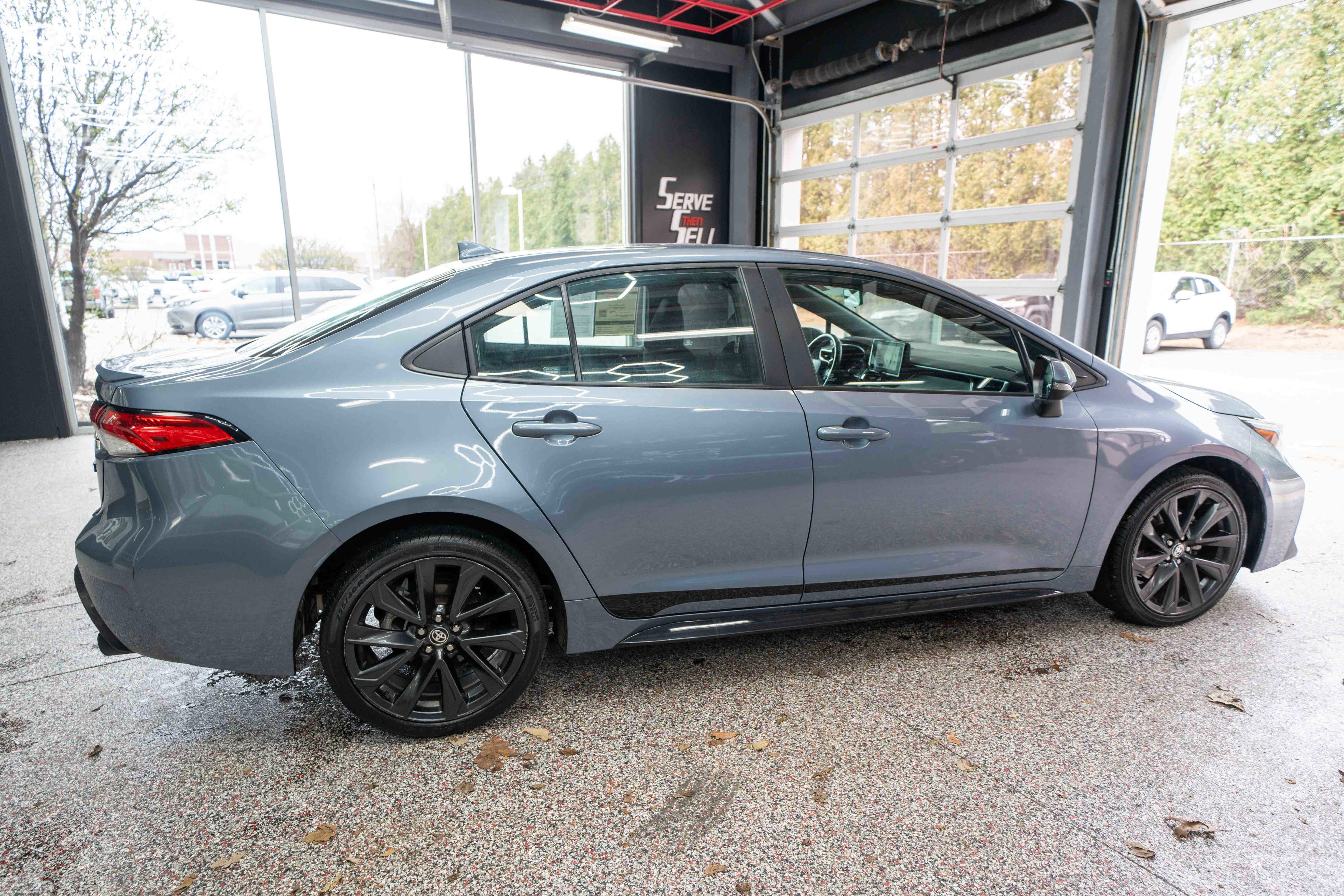 Used 2023 Toyota Corolla SE image 4