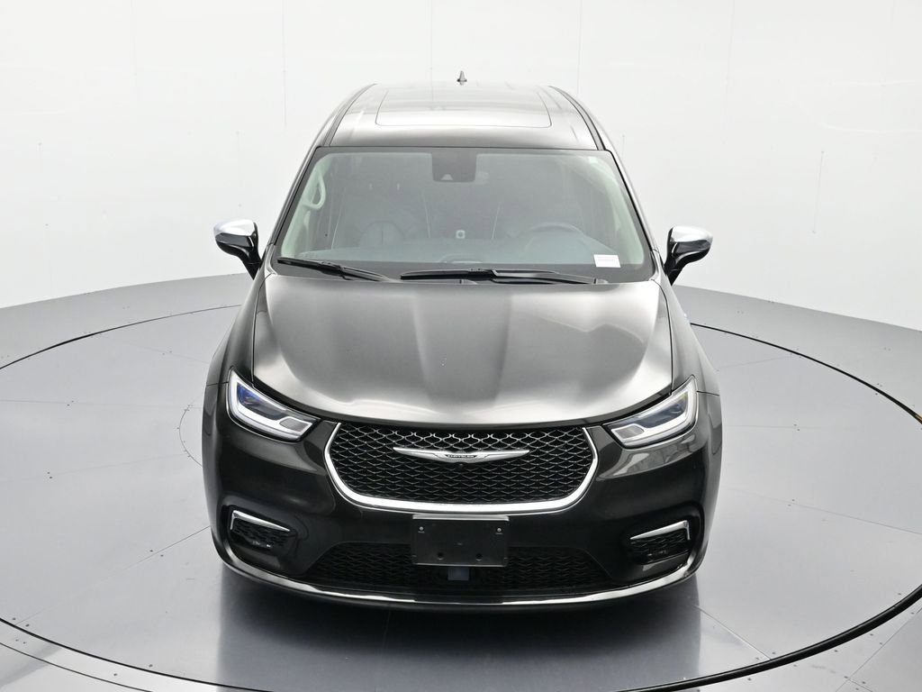 Used 2023 Chrysler Pacifica Limited FWD image 31