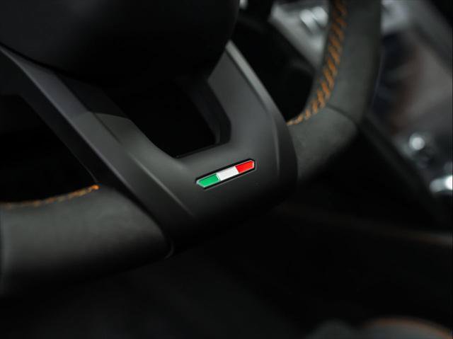 Used 2024 Lamborghini Urus Performante AWD/4WD image 29