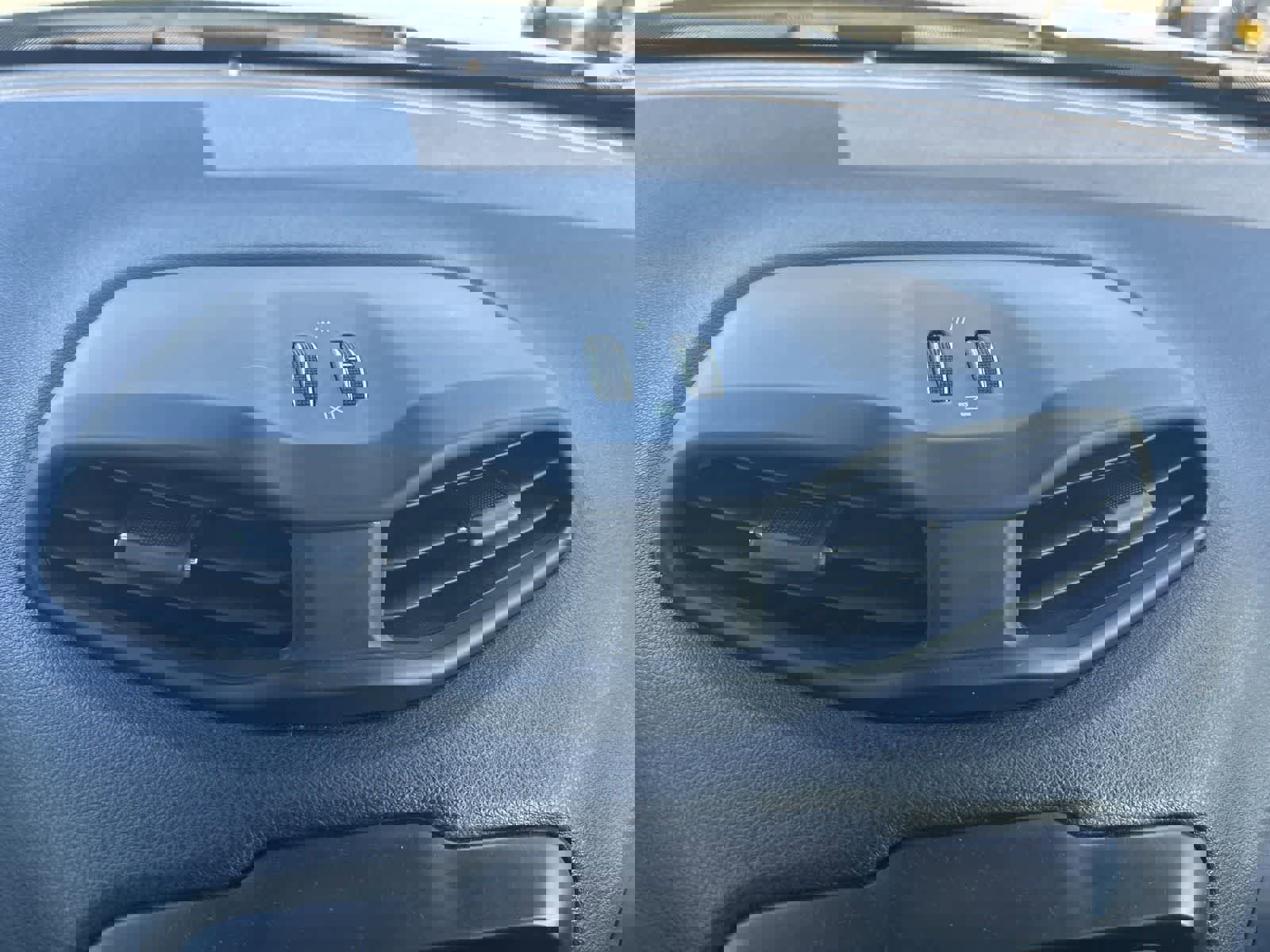 Used 2018 Jeep Renegade Latitude image 27