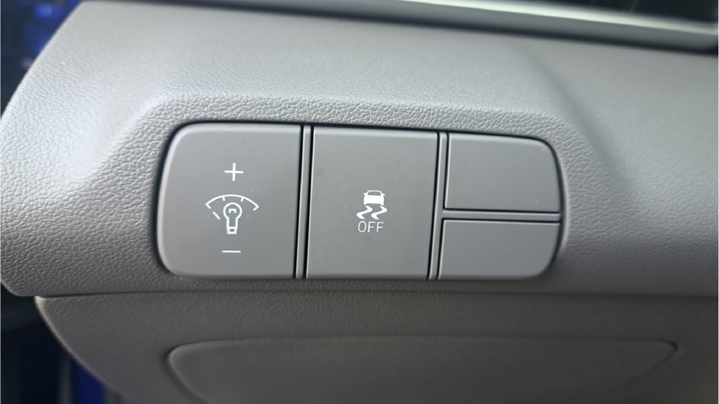 Used 2024 Hyundai Elantra SEL FWD image 36