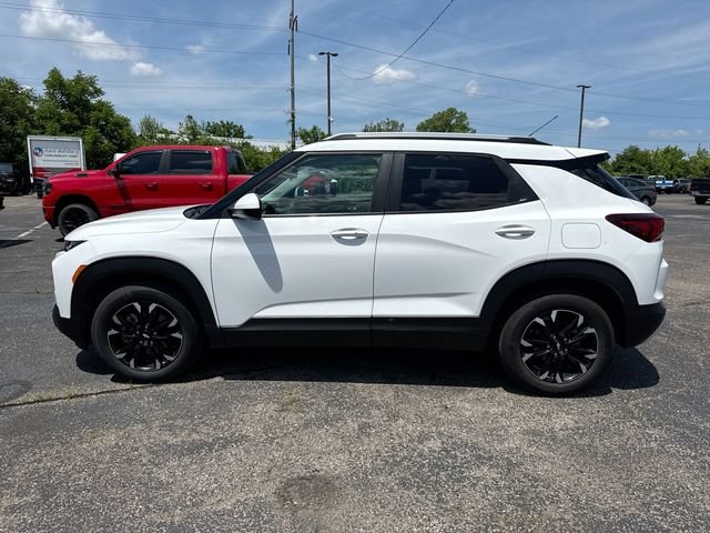 Used 2023 Chevrolet TrailBlazer LT FWD image 2