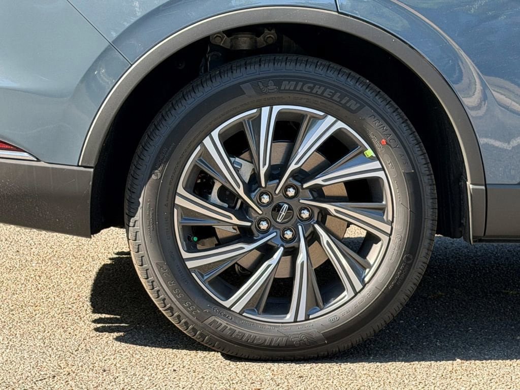 New 2026 Lincoln Aviator AWD image 4
