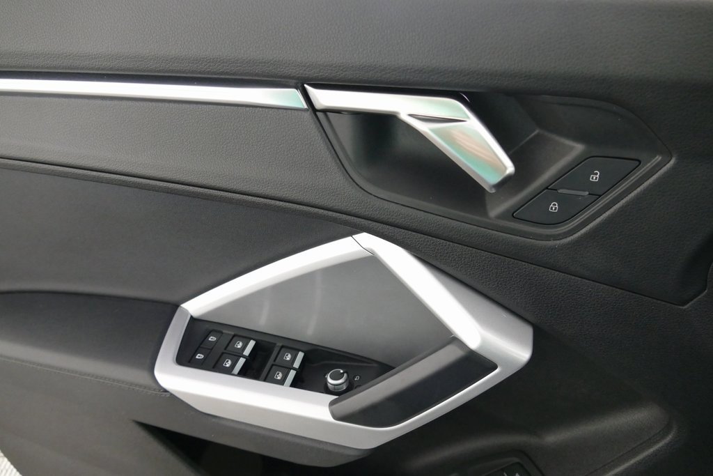 Used 2023 Audi Q3 2.0T Premium Plus w/ Premium Plus Package image 11