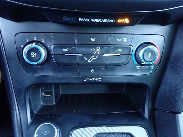 Used 2015 Ford Focus SE FWD image 18