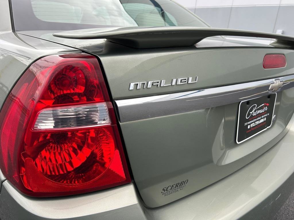 Used 2005 Chevrolet Malibu w/ Preferred Equipment Group image 19
