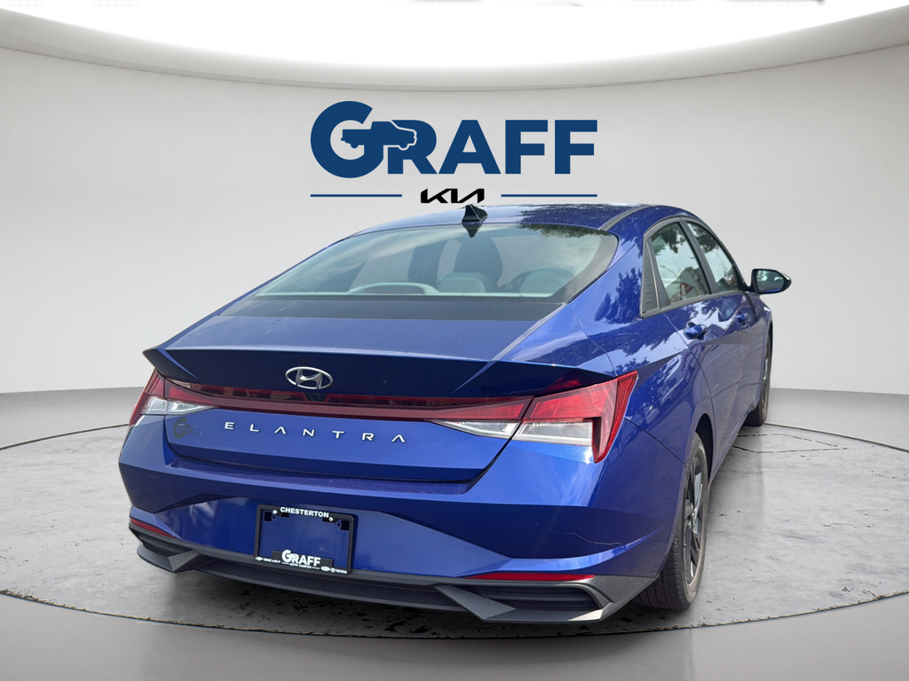 Used 2023 Hyundai Elantra SEL w/ Cargo Package FWD image 9