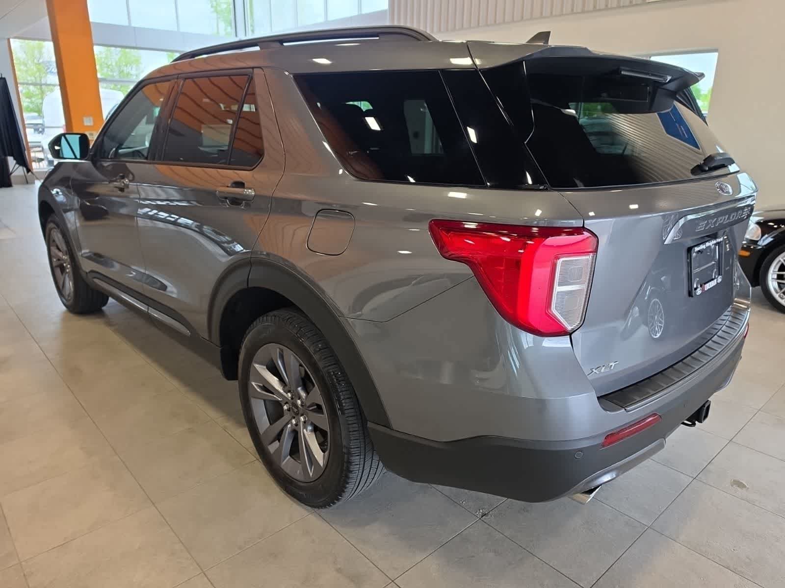 Used 2023 Ford Explorer XLT w/ Equipment Group 202A AWD/4WD image 11
