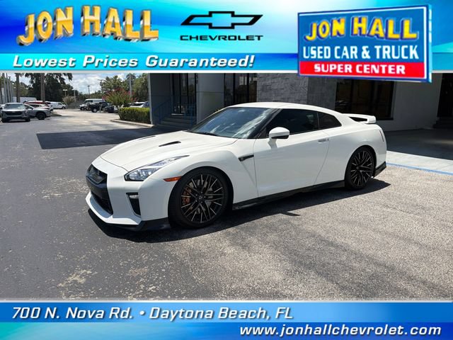Used 2021 Nissan GT-R Premium AWD/4WD image 2
