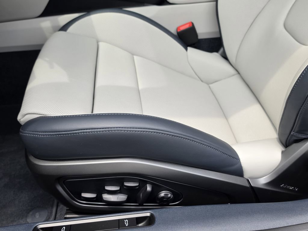 Certified 2026 Porsche 911 Carrera 4 GTS AWD/4WD image 11