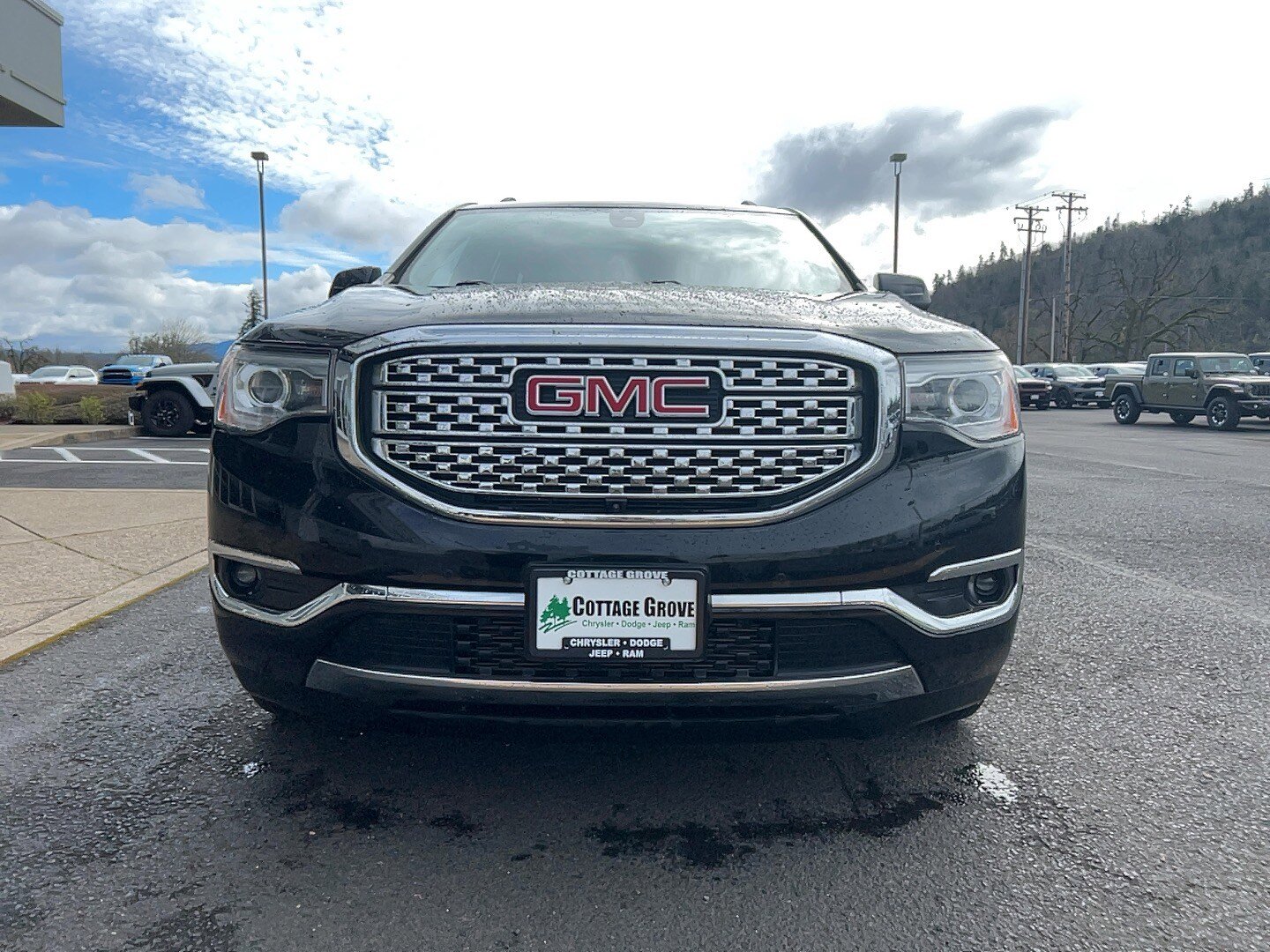 Used 2019 GMC Acadia Denali w/ Technology Package image 2