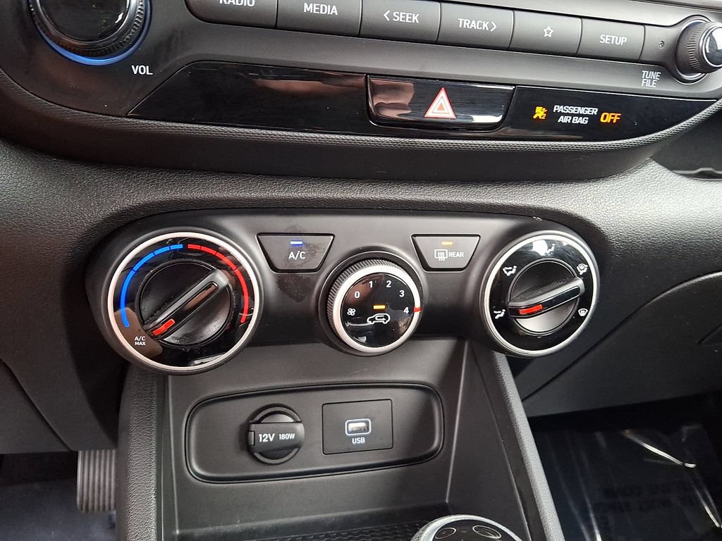 Used 2020 Hyundai Venue SE FWD image 15